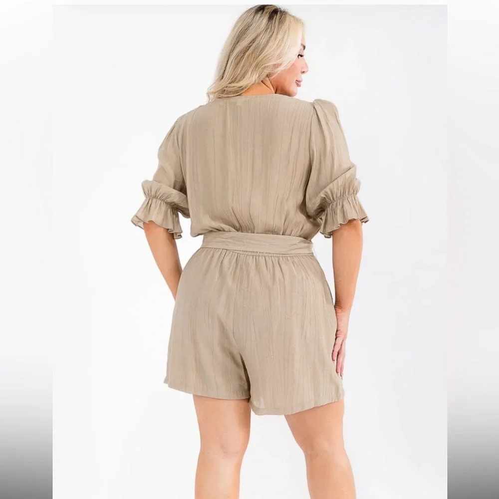 Plus Size Short Sleeve Romper - Picture 4 of 4